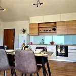 Leona Appartement *