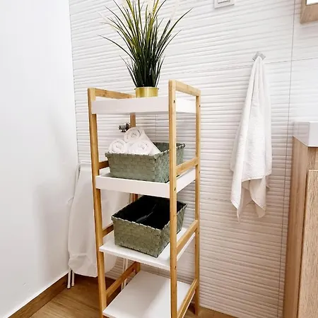 Apartment Leona *
