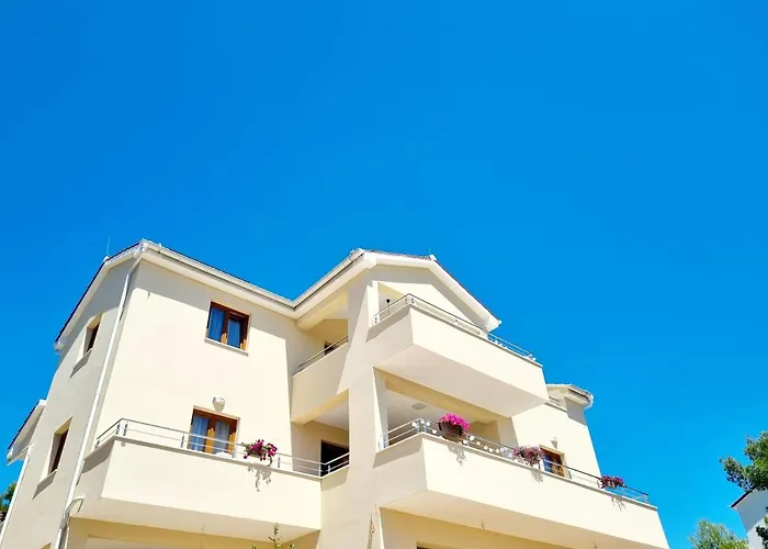 Leona Appartement Jezera